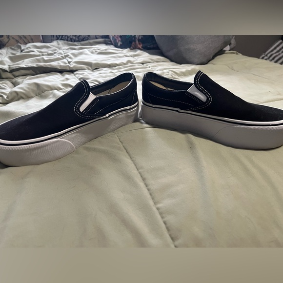 Vans Platform Slip On Tennis Shoes - Picture 6 of 6